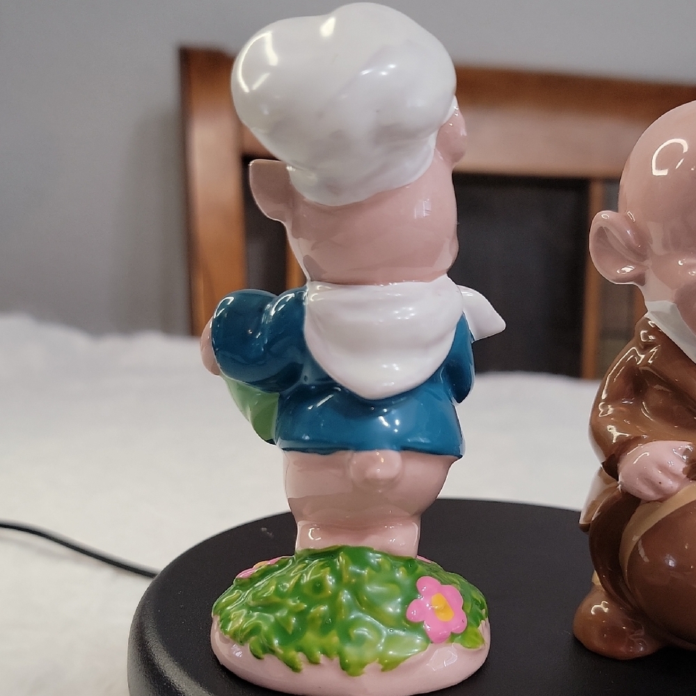 Vintage Warner Bros Porky Pig (1977) & Elmer Fudd (1975) Ceramic Figurines - Picture 5 of 12